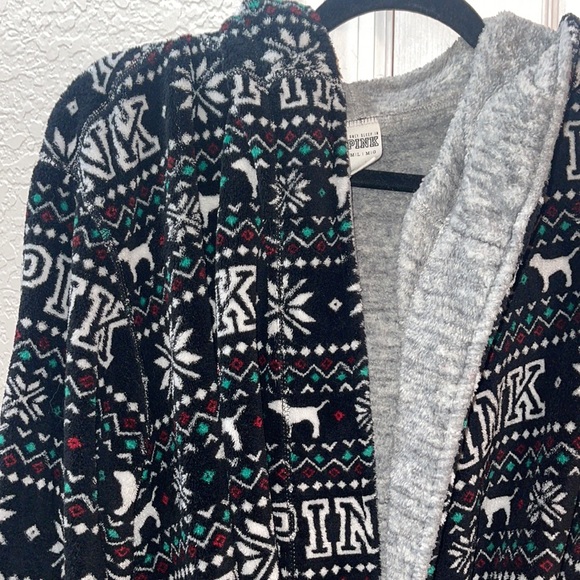 PINK Robe - Picture 2 of 5